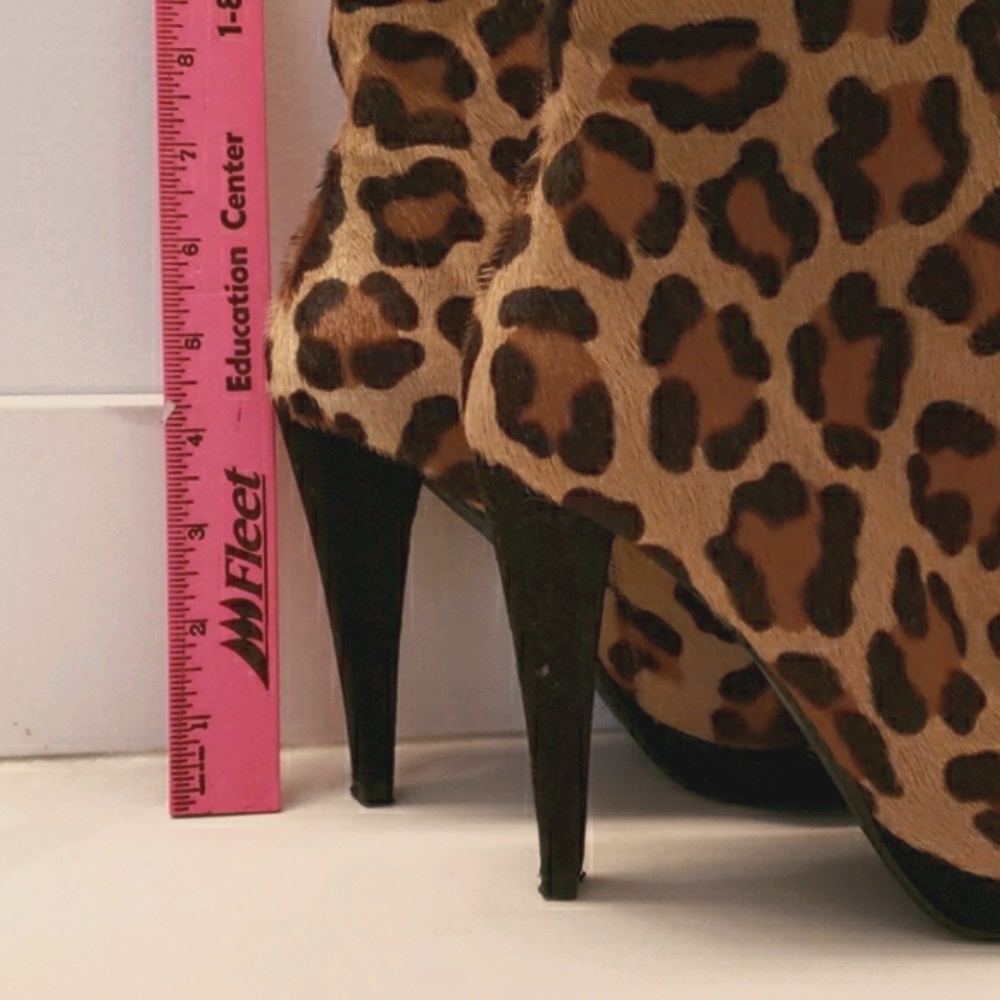 Stuart Weitzman booties beauties! - Picture 6 of 7